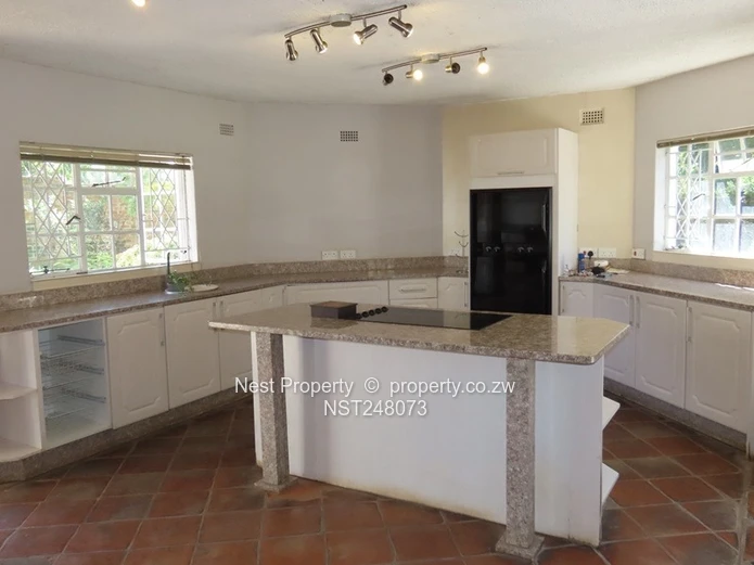 Warm Family Home with Excellent Water in Rolf Valley