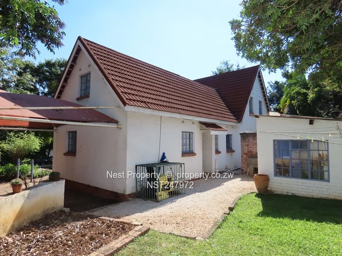 Charming double Storey Home in Borrowdale Brooke!