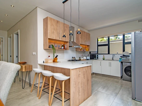 3 Bedroom Flat & Apartment