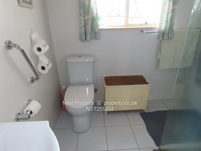 Neat Corner Garden Flat in Greendale North!