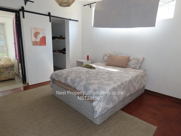 Neat 2- Bedroom Garden Flat in Greystone Park! (Sole Mandate)