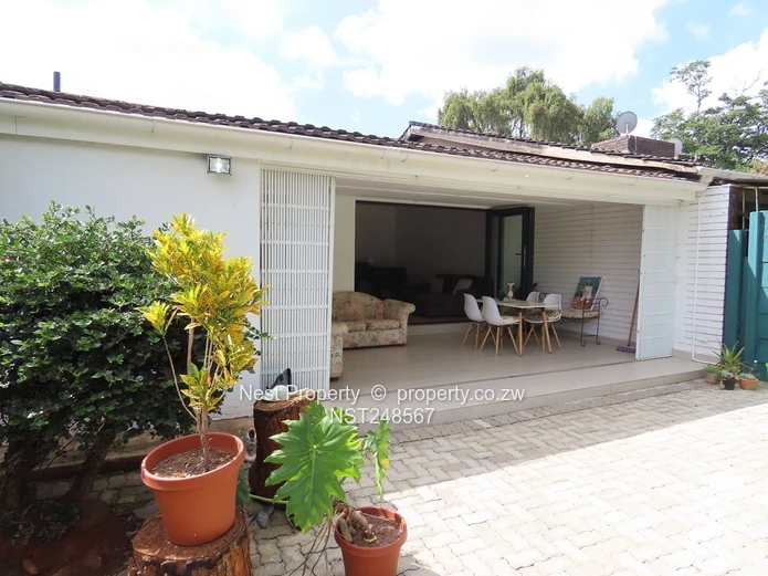 Neat 2- Bedroom Garden Flat in Greystone Park! (Sole Mandate)