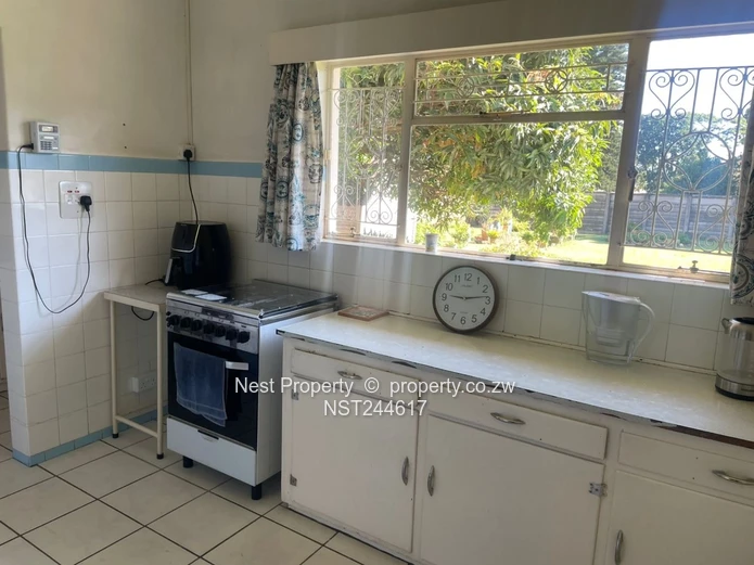 Milton Park 3-Bed with Verandah, Garden & Garage