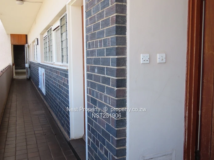 3 Bedroom Penthouse Suite - Avenues (Sole Mandate)