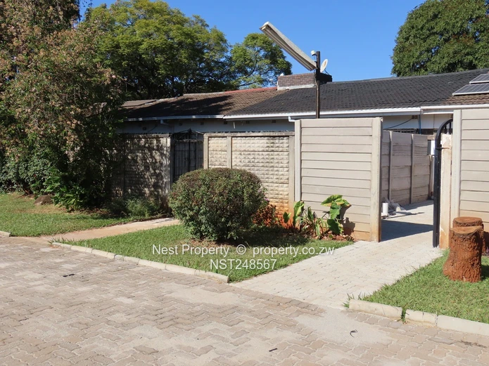 Neat 2- Bedroom Garden Flat in Greystone Park! (Sole Mandate)
