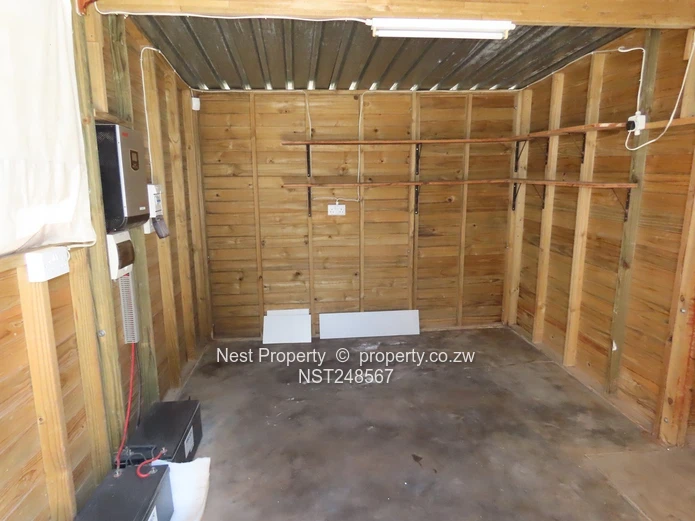 Neat 2- Bedroom Garden Flat in Greystone Park! (Sole Mandate)