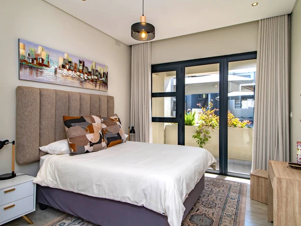3 Bedroom Flat & Apartment