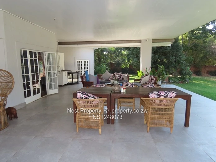 Warm Family Home with Excellent Water in Rolf Valley