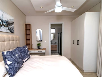 3 Bedroom Flat & Apartment