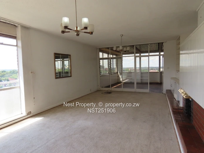 3 Bedroom Penthouse Suite - Avenues (Sole Mandate)