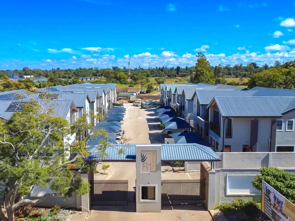 3 Bedroom Flat & Apartment
