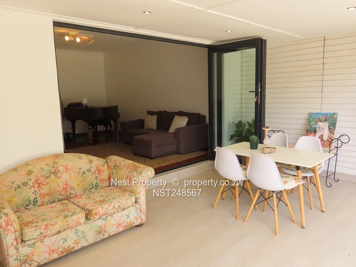 Neat 2- Bedroom Garden Flat in Greystone Park! (Sole Mandate)
